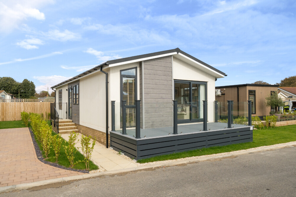 1370462 12 68fa35d01e1cc ARW