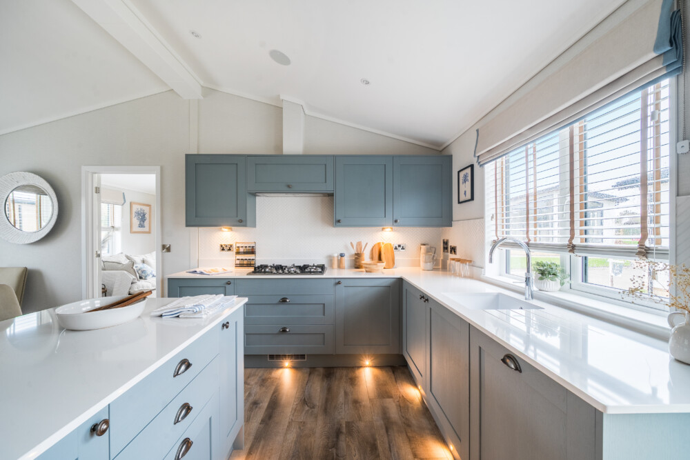 1370462 3 68fa390383680 ARW