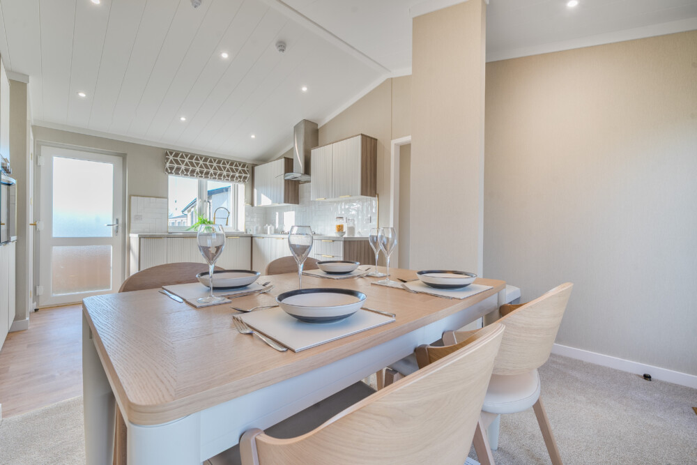 1409650 14 698374f5cb010