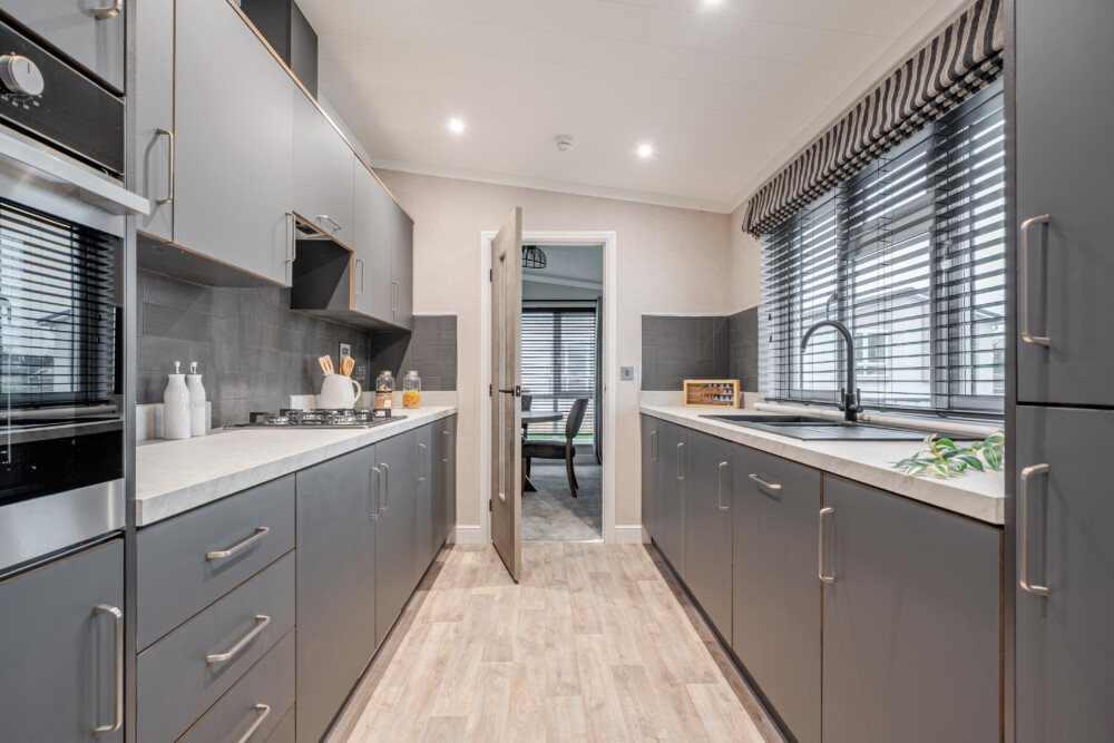 1380505 12 6914930171b7b