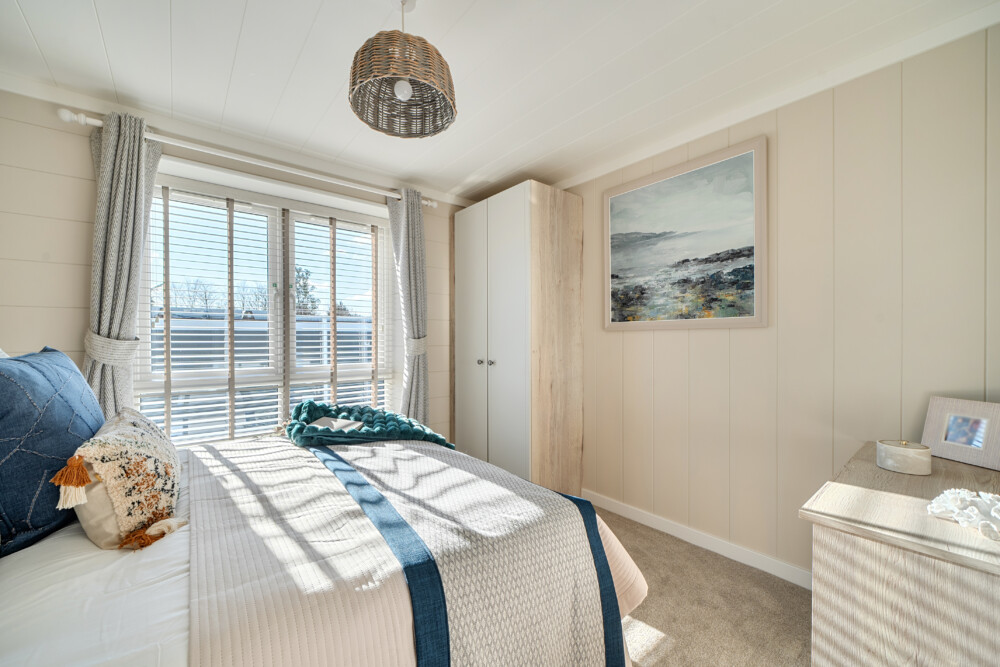 1381891 17 691ee39b6e44b