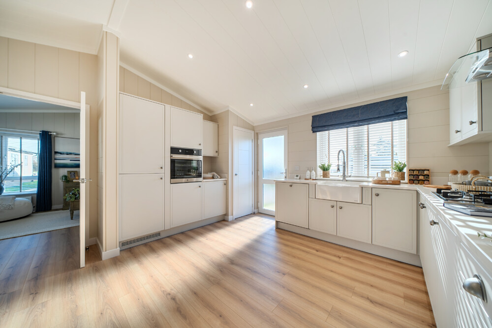 1381891 8 691ee3254cc89