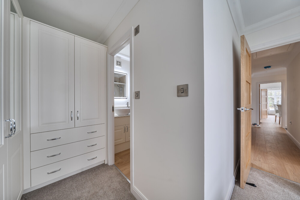 1409651 35 6984b653693d8