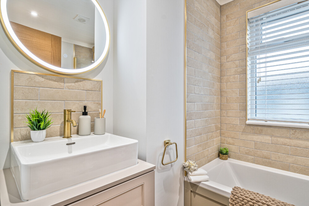 1402881 16 6977972355878