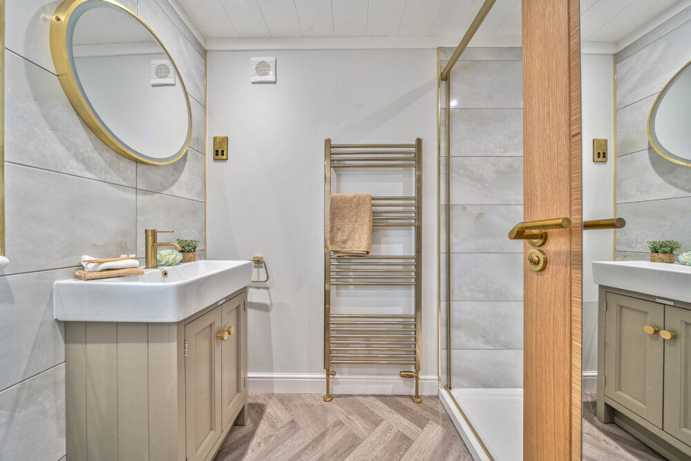 1402881 21 6977993d87a22