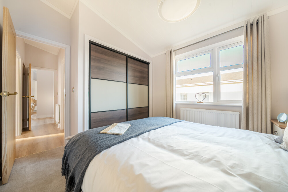 1393712 16 694675df7fb8f ARW