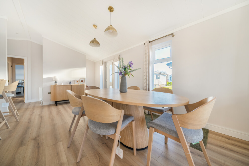 1393712 20 694676461e80d ARW