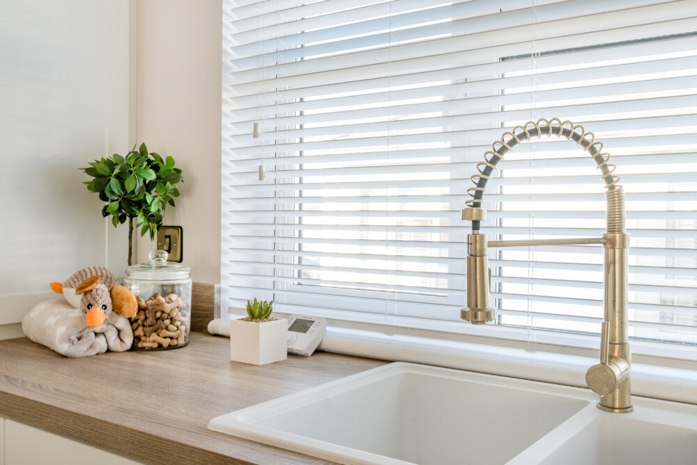 1393712 22 6946766971e32 ARW