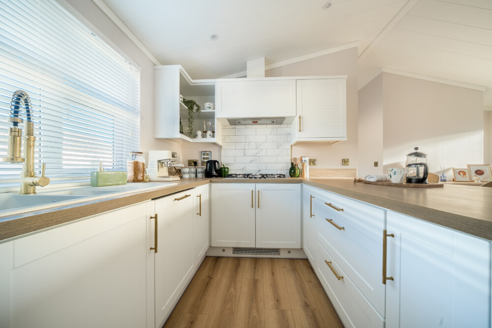 1393712 27 694674582bc7c ARW