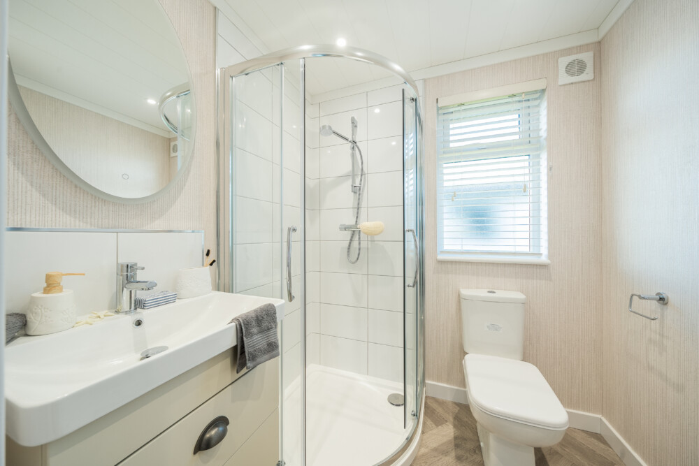 1393713 12 694564afc2536 ARW