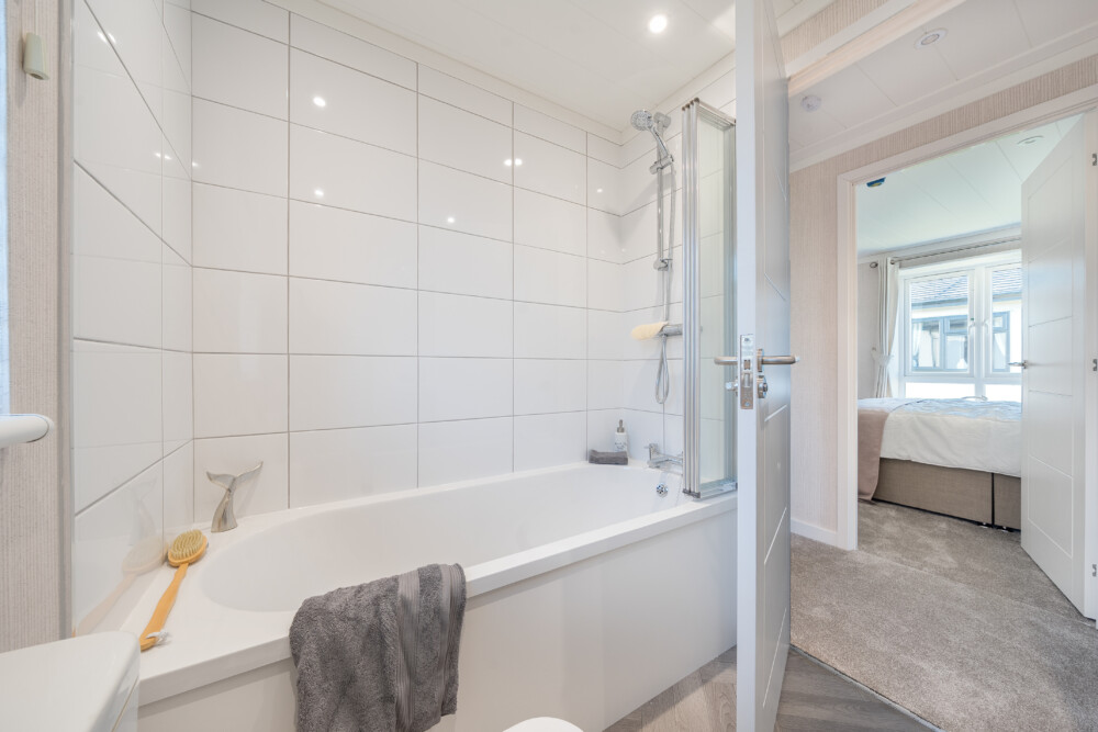 1393713 15 694564e84af6d ARW