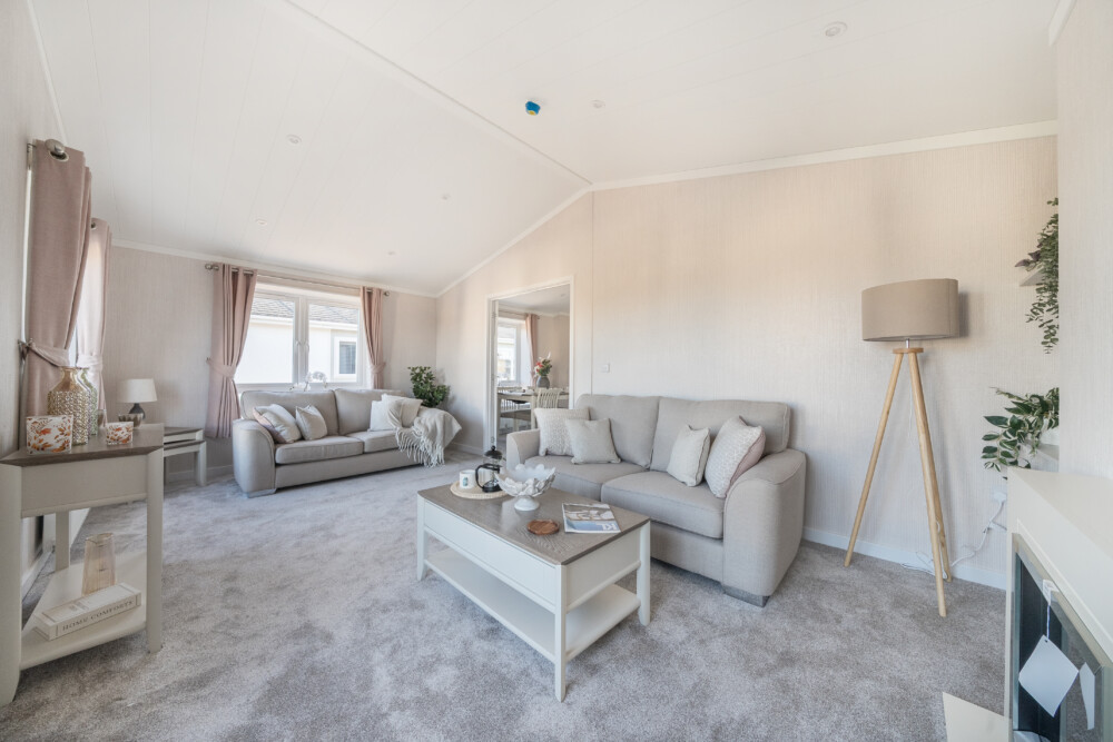 1393713 23 694561a8beffd ARW