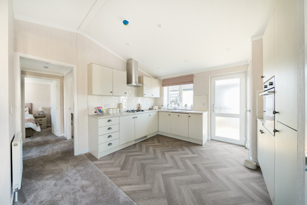 1393713 5 694563e21246a ARW