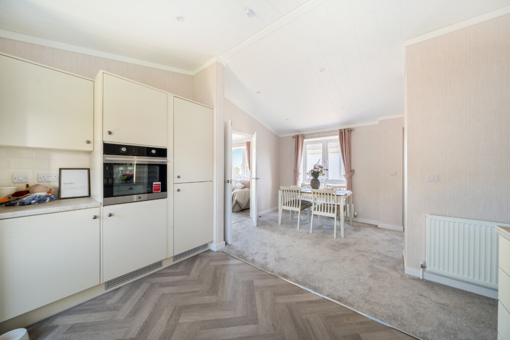 1393713 6 694563fd9f3e8 ARW