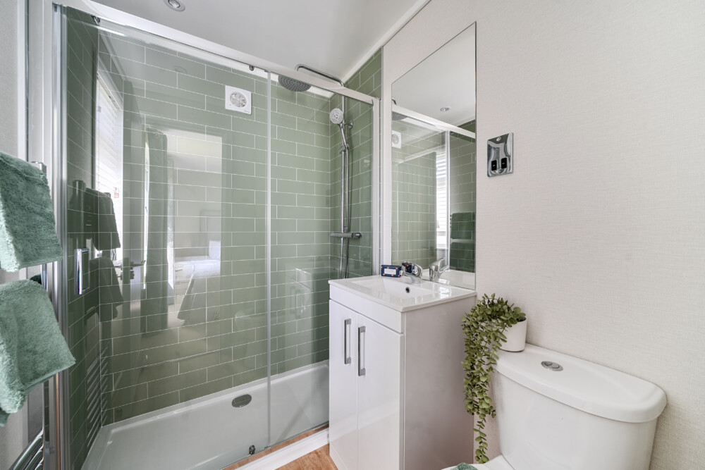 1440658 39 69e5f96105804