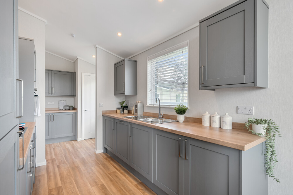 1299788 42 6837216565c2a