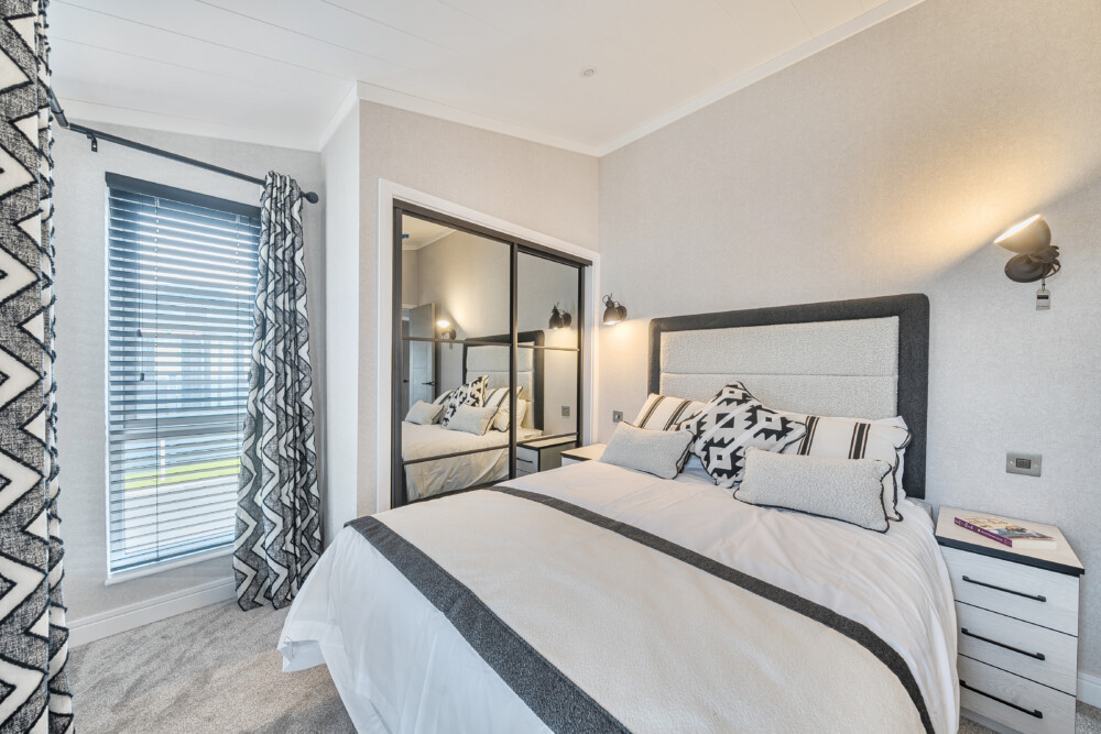 1359006 27 68e6aa6845009