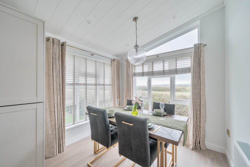 1364390 20 68e6a00b2c4bd