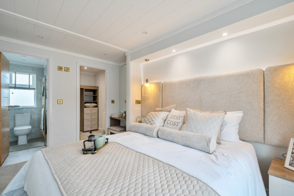 1364390 33 68e6a1e8eaa3f