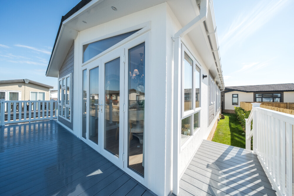 18 68231aabd6364 1287390 ARW 18 1