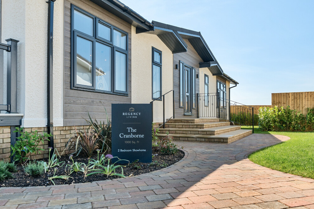 2 682329850e2f5 1287392 ARW 2 1