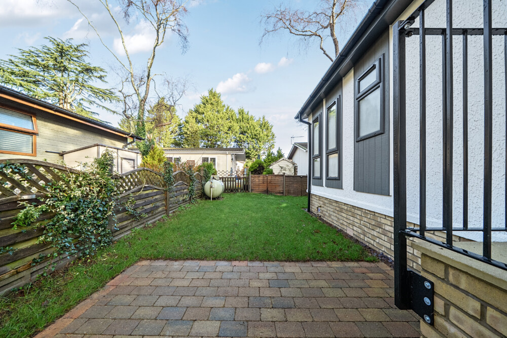 1405651 32 697c836b735c1