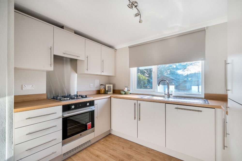 1405653 5 697c7fc476cde